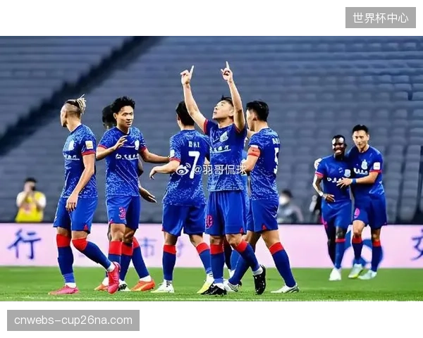 后防线通过归化完成实力升级，两名球员的默契度将经受世界杯正赛考验。